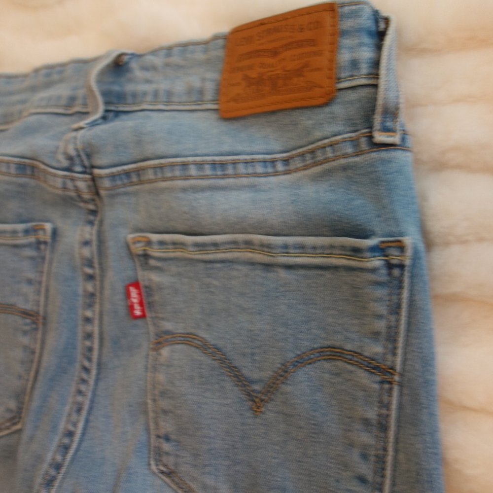 Levi's 721 High-Rise Skinny Sparkle Side Stripe Jean - Picture 8 of 10